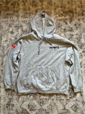 Sports Illustrated New England Patriots Light Grey Hoodie Youth Large